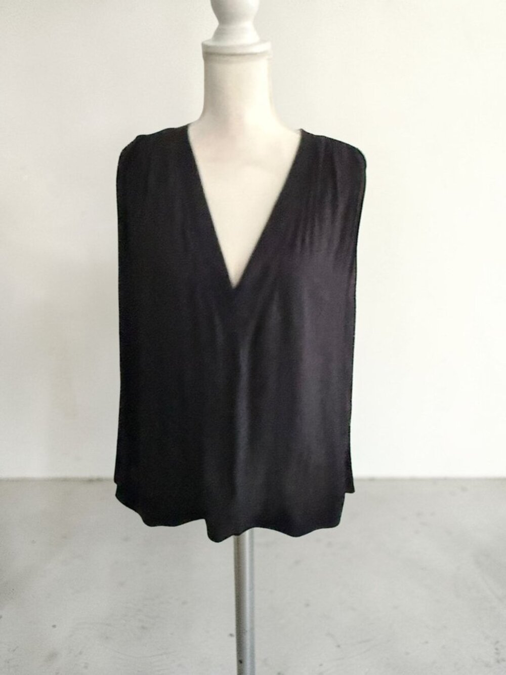 FREE PEOPLE Black Swing Linen Blend Tank Top Size Medium